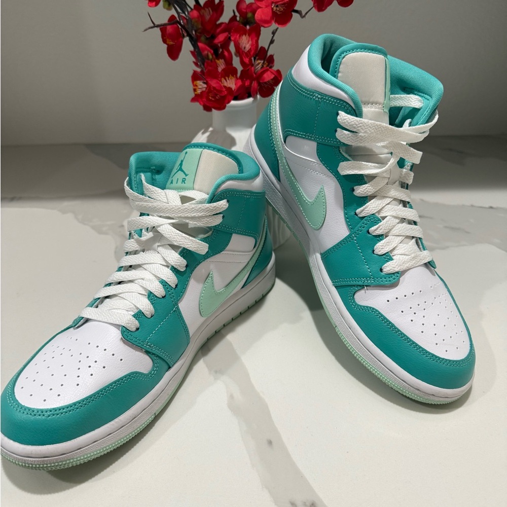 Nike Air Jordan 1 Mid, Washed Teal/Mint Foam - 9.5W